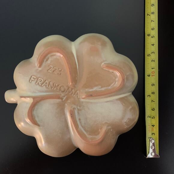 Frankoma Shamrock Four Leaf Clover 223 Pottery Desert Gold Trinket / Candy Dish - Picture 4 of 4